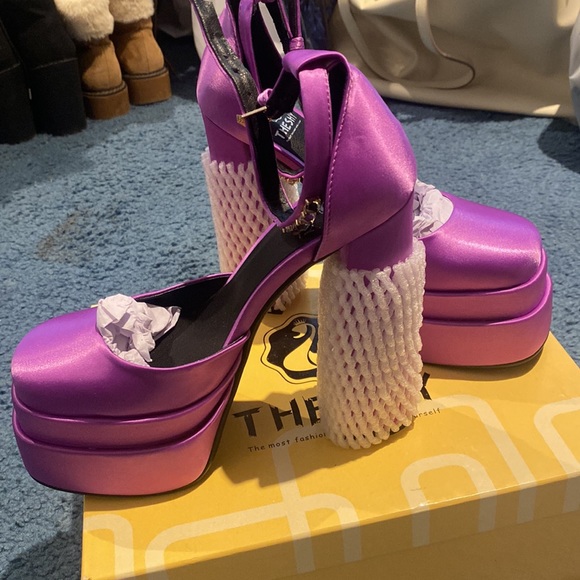 NWT THESHY | Platformed High Heels - Picture 4 of 4